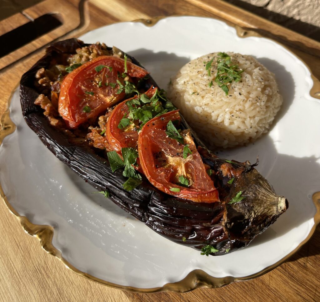 Karnıyarık: Turkish Stuffed Eggplant